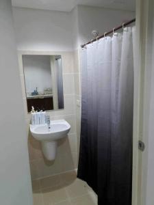 US Embassy, Cozy Condo, Ermita, Manila Roxas Blvd