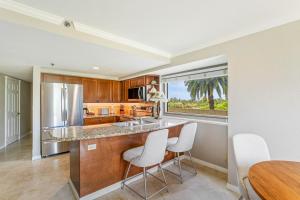 Luana Waikiki Hotel & Suites