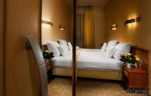 Hotel Victor Pruszków DeSilva