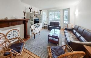 Nice Home In Montrichard