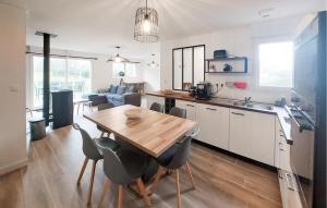 Beautiful Home In La Plaine Sur Mer