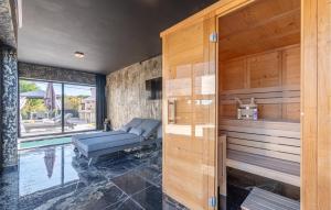 Jacuzzi And Sauna Villa