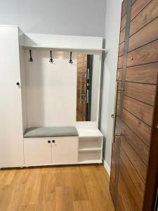 SAB 2 Cozy Modern Apartment Fier