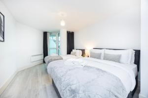 WelcomeStay St Georges Wharf