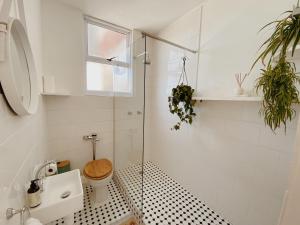 cute, sun-soaked apartment above the sea
