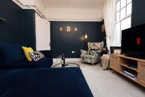 Spacious 2-Bed Cardiff Haven with Luxe Touches