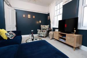 Spacious 2-Bed Cardiff Haven with Luxe Touches