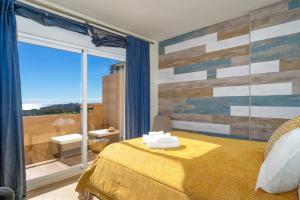 3 bedroom, top floor with fantastic terrace and pools