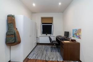 Bright & Cozy Riga Retreat