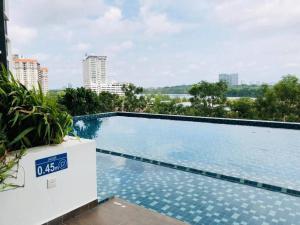 MidValley 3BR Lake View-8px with GFloor 2 CP, PetFriendly I Netflix & Coway I Unblock High Floor Fashion High-end Renovations
