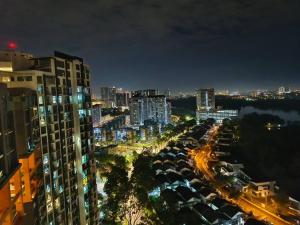 MidValley 3BR Lake View-8px with GFloor 2 CP, PetFriendly I Netflix & Coway I Unblock High Floor Fashion High-end Renovations