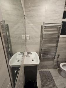 2 Bedroom Flat - Travel Direct to HeathrowCentral