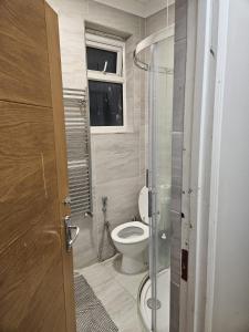2 Bedroom Flat - Travel Direct to HeathrowCentral