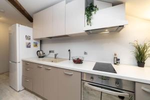 Chic & Central in Avoti District