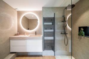 REF 1965 - Le Cannet - Sea view apartment for rent