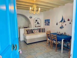 Stylish 2 Bd Escape Apt with Patio at Ornos Beach