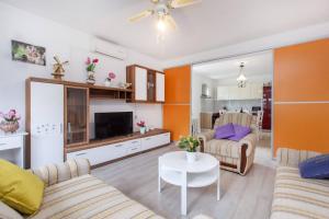 Two-Bedroom Apartment with Terrace room in Apartments Marijana