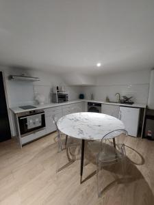 Appartements L09 Jacuzzi 5 Etoile by Villa Dengous : photos des chambres