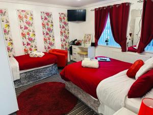 Family Room room in Fairfax