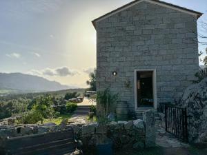 Villas Maison de campagne, deux chambres, vue sur les montagnes : photos des chambres