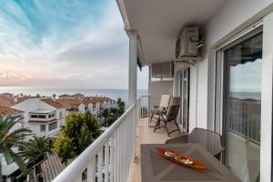 RentitSpain - Nerja - Vistas Únicas 2 Descanso y Confort frente al Mar Mediterráneo