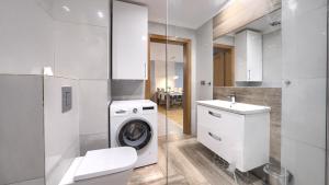 Blue Baltic, Sun & Snow