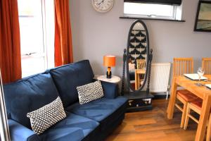 Stylish Escape With Wood-Fired Hot Tub