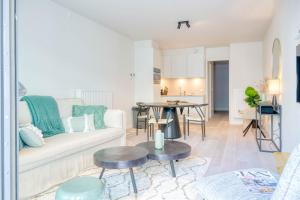Cozy 5-Person Apartment Near the Beach in Oostende