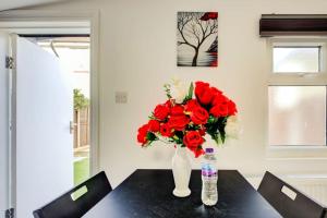 Luxury Studio Cabin - Central Location - Parking