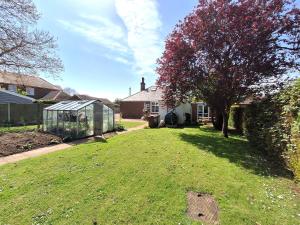 Spacious & Dog Friendly Cozy Home by Norfolk Coast