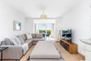 Leisure Bay 125 by Host Agents - Brooklyn