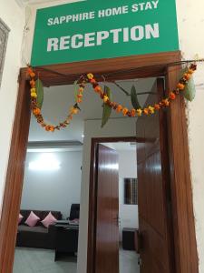 Sapphire Home Stay Near Nizamuddin Railway Station
