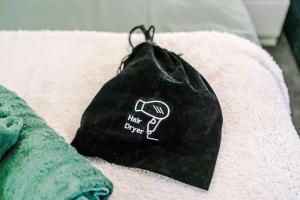 Spacious Deansgate Apartment, Free Park, Sleeps 8