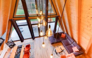 2 Bedroom Beautiful Home In Topusko