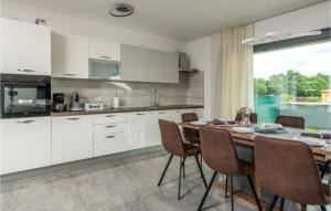 Stunning Home In Labin With Wifi 