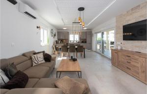 Gorgeous Home In Vrsi