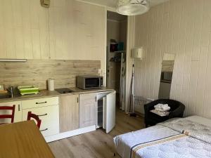 Appartements Studio moderne a Neris-les-Bains de 17 m² : photos des chambres