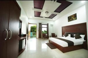 Kuyal Corbett Resort