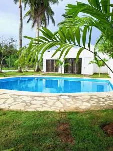 Escapade Apartments - Eslabón