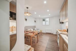 Lavie Maison Hot Tub and AC