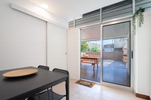 Host Wise - Charming Cozy Rooms