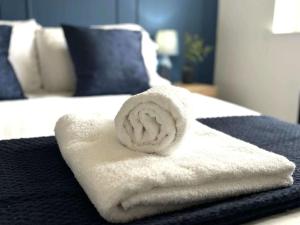 Shrewsbury 3BR Chic Retreat - Business Ready, Leisure Perfect by Parydise