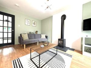 Shrewsbury 3BR Chic Retreat - Business Ready, Leisure Perfect by Parydise