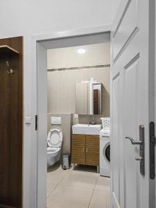 Cozy Vienna Retreat Near Millennium