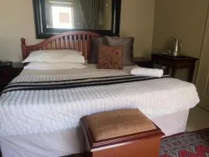 Alfred-Klein Executive Suite - Kgaphamadi