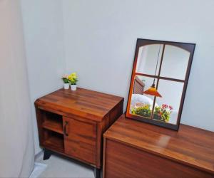 Seoul, 3 rooms, Gimpo Airport, free parking, 1 PM check-out, super close to the station, 10 people, warm accommodation, 4 beds, Hongdae, Jongno, Myeongdong