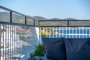 Mikelanna Aegean Skyline