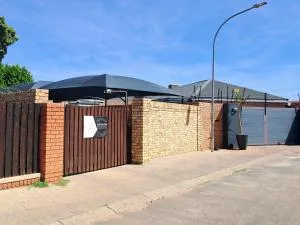 Hillcrest Hosting AirBnB - Modderrivier