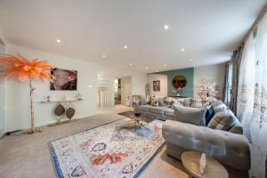 GRAND 200 SqM 3-Bedroom VILLA