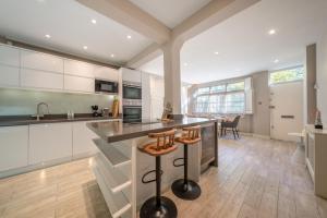 GRAND 200 SqM 3-Bedroom VILLA